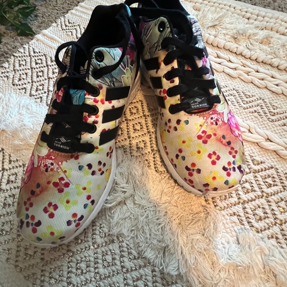 Wow Adidas ZX Flux women’s size 7.5 - Picture 3 of 10